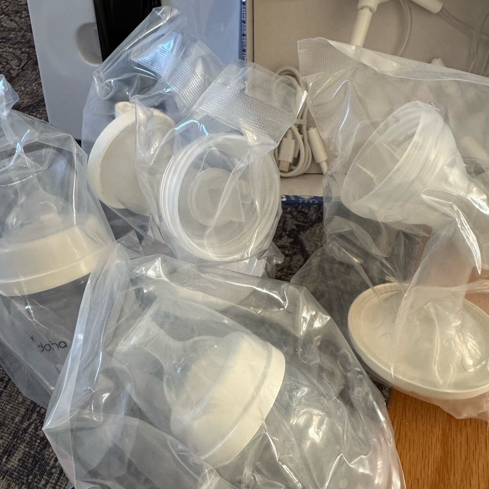 Black Portable Breast Pump - Picture 4 of 6